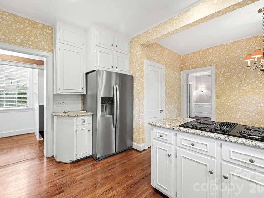 1527 Stanford Place, Charlotte, NC 28207.  MLS# CAR4380879, YatesRealty ID 23573. 