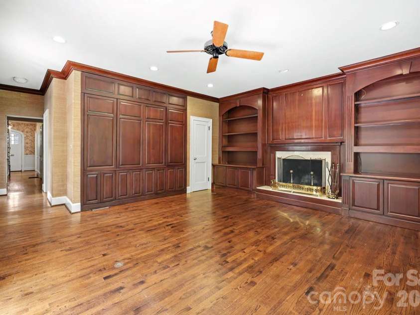 1527 Stanford Place, Charlotte, NC 28207.  MLS# CAR4380879, YatesRealty ID 23573. 