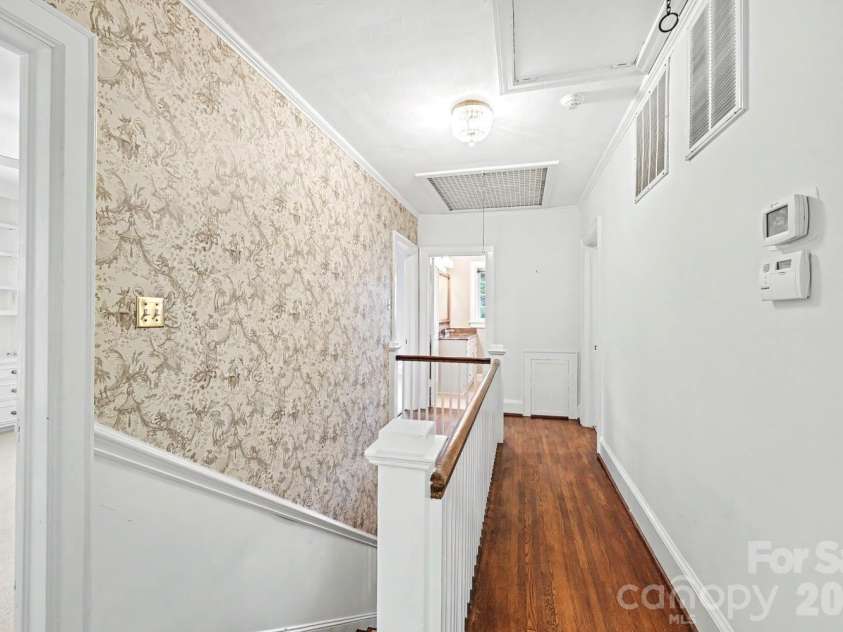 1527 Stanford Place, Charlotte, NC 28207.  MLS# CAR4380879, YatesRealty ID 23573. 