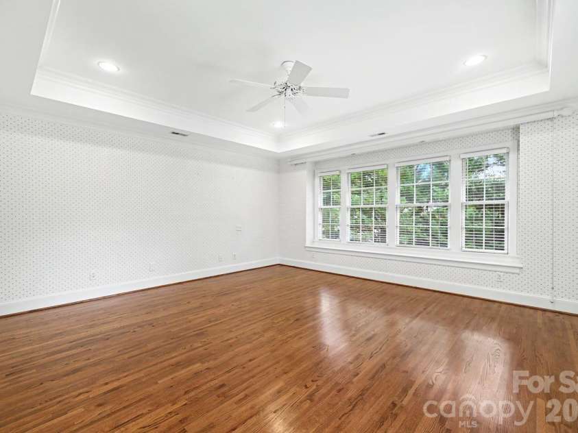 1527 Stanford Place, Charlotte, NC 28207.  MLS# CAR4380879, YatesRealty ID 23573. 
