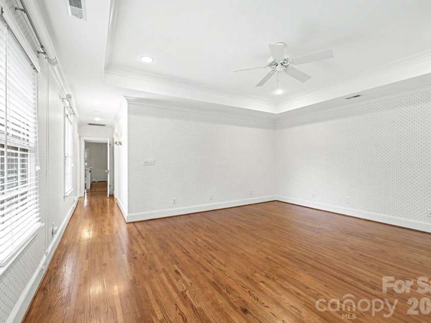 1527 Stanford Place, Charlotte, NC 28207.  MLS# CAR4380879, YatesRealty ID 23573. 