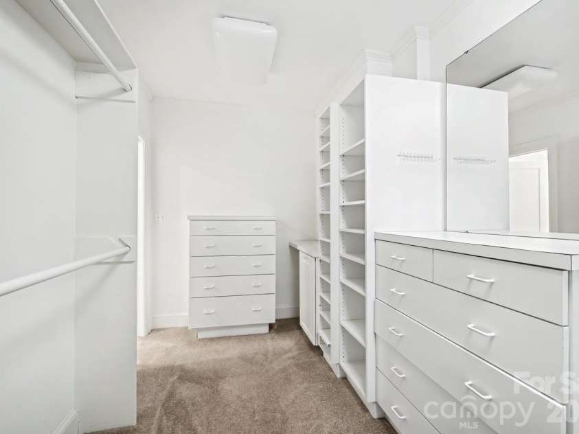 1527 Stanford Place, Charlotte, NC 28207.  MLS# CAR4380879, YatesRealty ID 23573. 