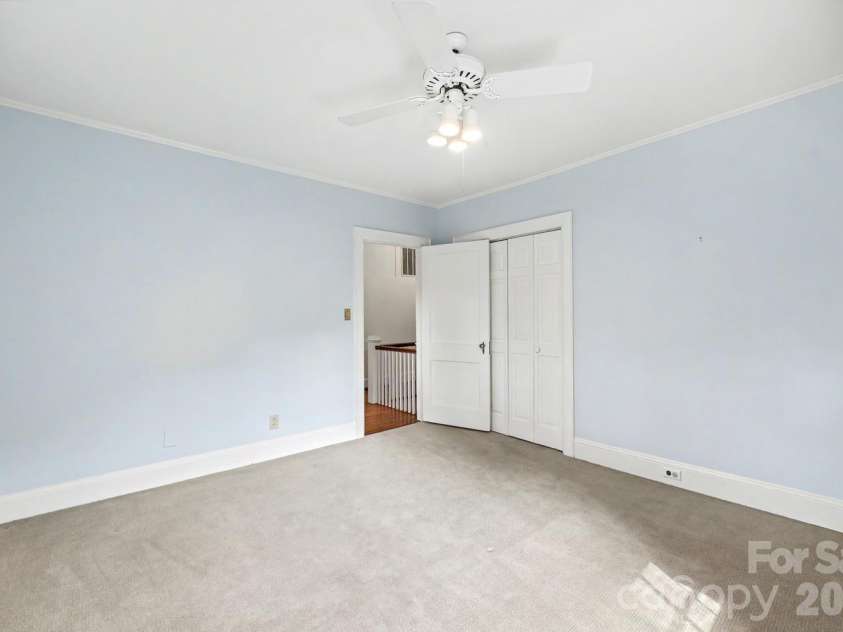 1527 Stanford Place, Charlotte, NC 28207.  MLS# CAR4380879, YatesRealty ID 23573. 