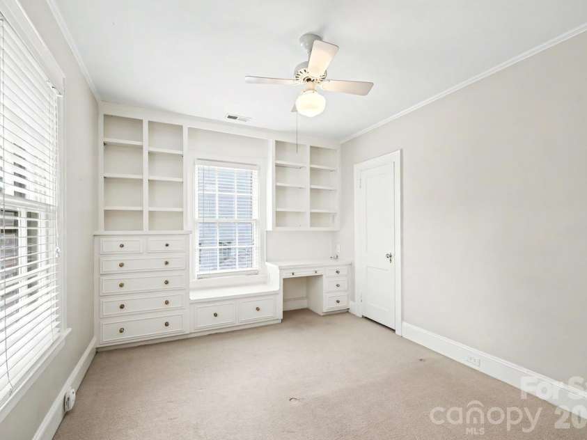 1527 Stanford Place, Charlotte, NC 28207.  MLS# CAR4380879, YatesRealty ID 23573. 