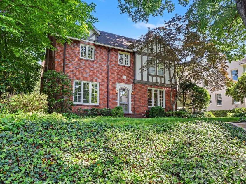 1527 Stanford Place, Charlotte, NC 28207.  MLS# CAR4380879, YatesRealty ID 23573. 