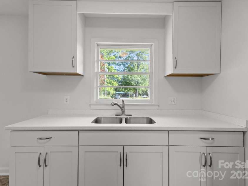 136 Kent Drive, Forest City, NC 28043.  MLS# CAR4255012, YatesRealty ID 23574. 