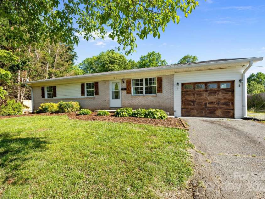 136 Kent Drive, Forest City, NC 28043.  MLS# CAR4326312, YatesRealty ID 23574. 