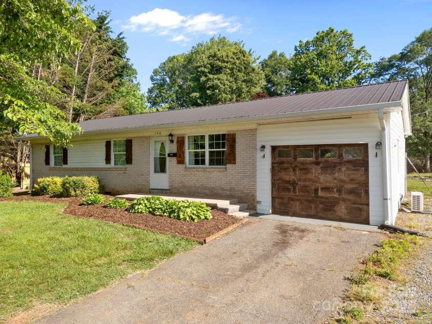 136 Kent Drive, Forest City, NC 28043.  MLS# CAR4326312, YatesRealty ID 23574. 