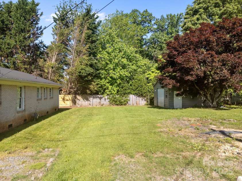 136 Kent Drive, Forest City, NC 28043.  MLS# CAR4326312, YatesRealty ID 23574. 