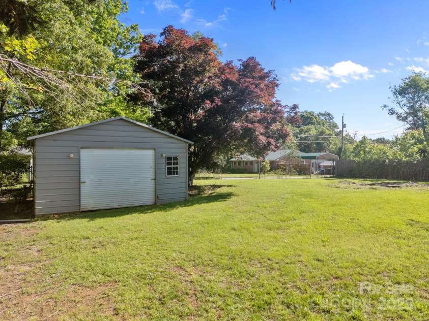 136 Kent Drive, Forest City, NC 28043.  MLS# CAR4326312, YatesRealty ID 23574. 