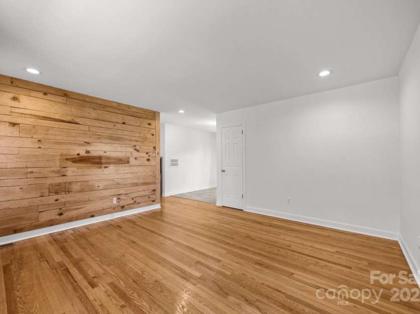 136 Kent Drive, Forest City, NC 28043.  MLS# CAR4326312, YatesRealty ID 23574. 