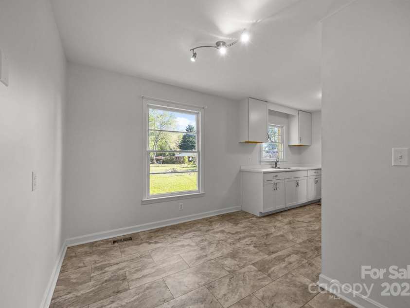 136 Kent Drive, Forest City, NC 28043.  MLS# CAR4326312, YatesRealty ID 23574. 