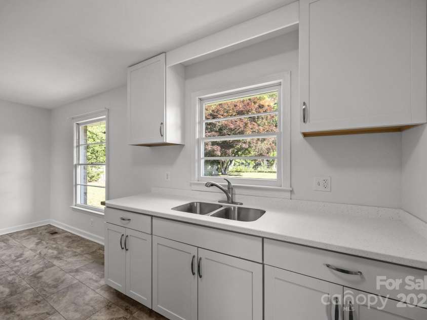 136 Kent Drive, Forest City, NC 28043.  MLS# CAR4326312, YatesRealty ID 23574. 