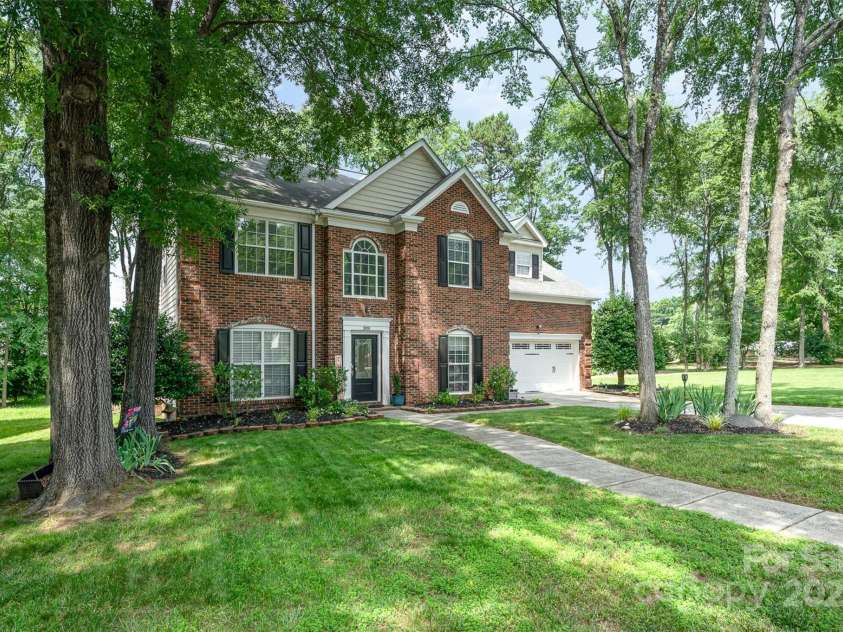 3810 Yorkford Drive, Charlotte, NC 28269.  MLS# CAR4269397, YatesRealty ID 23575. 