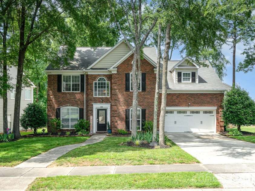3810 Yorkford Drive, Charlotte, NC 28269.  MLS# CAR4269397, YatesRealty ID 23575. 
