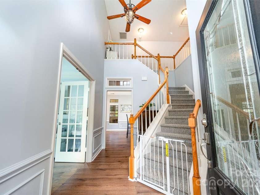 3810 Yorkford Drive, Charlotte, NC 28269.  MLS# CAR4269397, YatesRealty ID 23575. 
