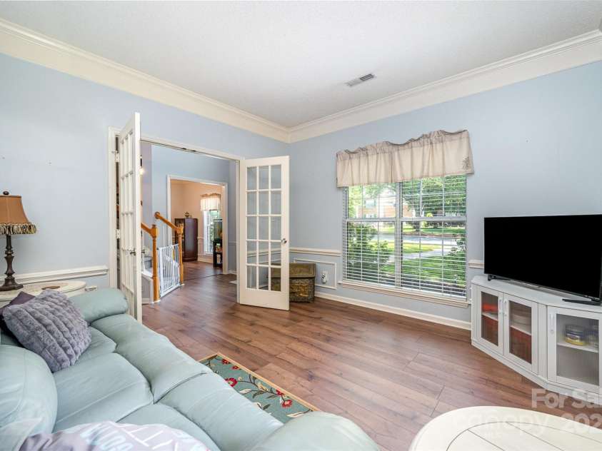 3810 Yorkford Drive, Charlotte, NC 28269.  MLS# CAR4269397, YatesRealty ID 23575. 