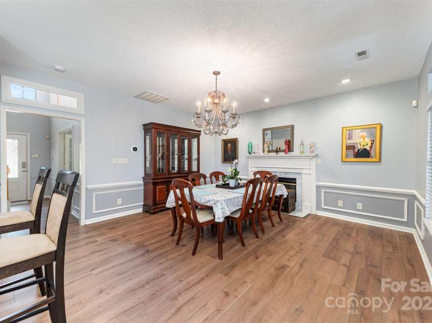 3810 Yorkford Drive, Charlotte, NC 28269.  MLS# CAR4269397, YatesRealty ID 23575. 