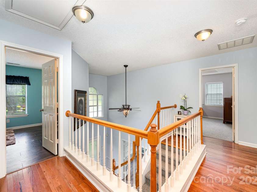 3810 Yorkford Drive, Charlotte, NC 28269.  MLS# CAR4269397, YatesRealty ID 23575. 