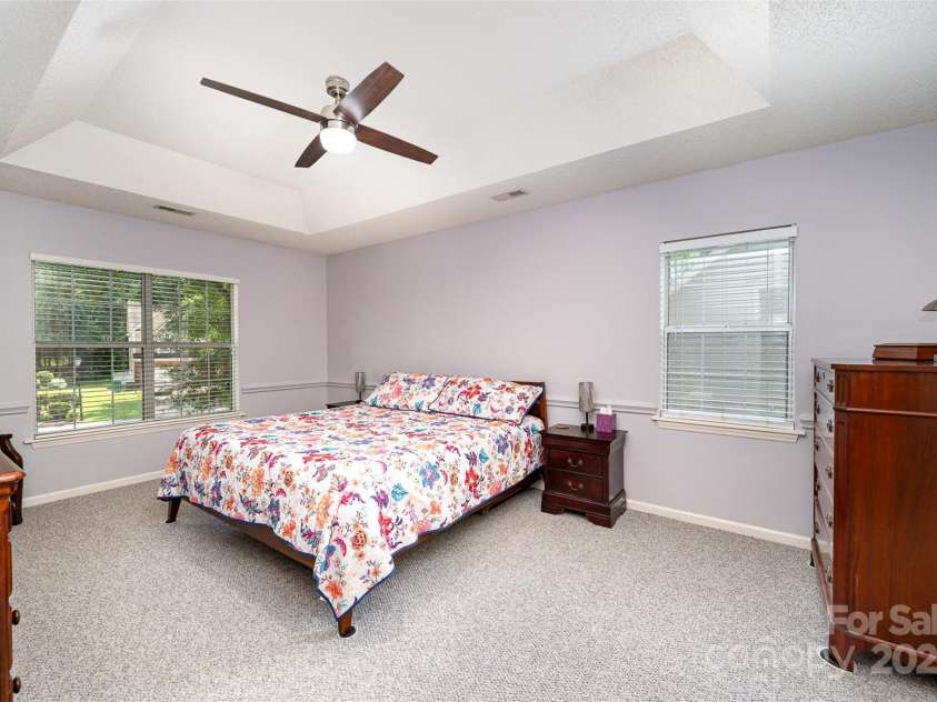 3810 Yorkford Drive, Charlotte, NC 28269.  MLS# CAR4269397, YatesRealty ID 23575. 