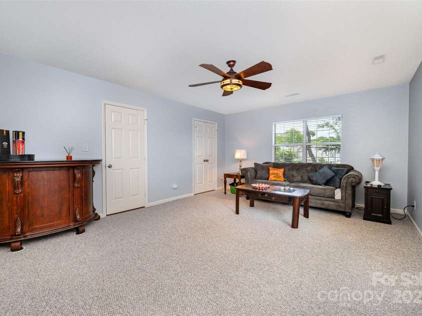 3810 Yorkford Drive, Charlotte, NC 28269.  MLS# CAR4269397, YatesRealty ID 23575. 