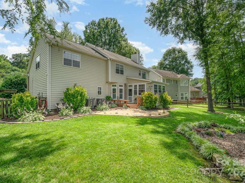 3810 Yorkford Drive, Charlotte, NC 28269.  MLS# CAR4269397, YatesRealty ID 23575. 