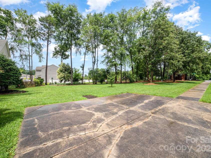 3810 Yorkford Drive, Charlotte, NC 28269.  MLS# CAR4269397, YatesRealty ID 23575. 