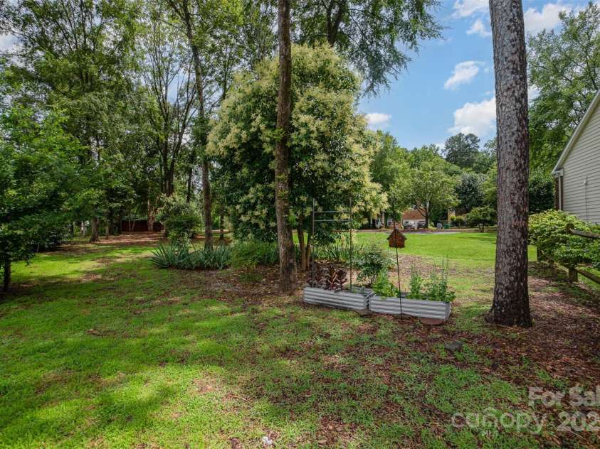 3810 Yorkford Drive, Charlotte, NC 28269.  MLS# CAR4269397, YatesRealty ID 23575. 