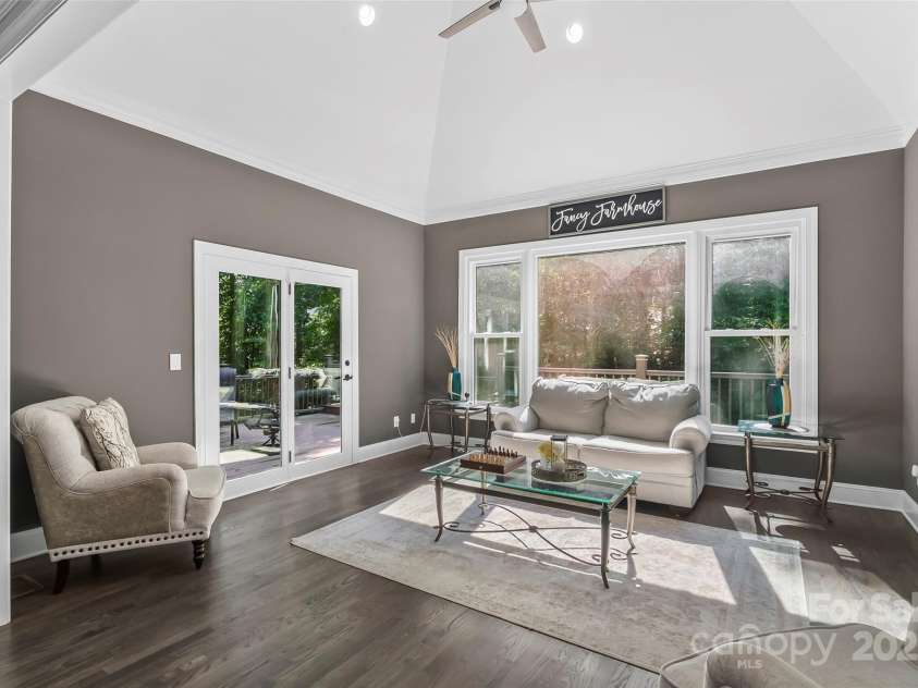 3916 2nd Street Drive, Hickory, NC 28601.  MLS# CAR4274407, YatesRealty ID 23576. 