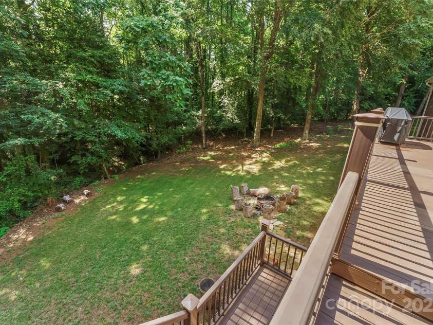 3916 2nd Street Drive, Hickory, NC 28601.  MLS# CAR4274407, YatesRealty ID 23576. 