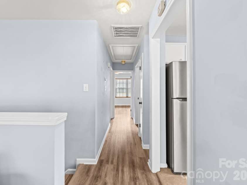 8521 Castle Pine Court, Charlotte, NC 28226.  MLS# CAR4393841, YatesRealty ID 23576. Hallway