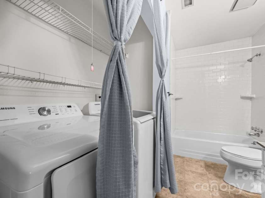 8521 Castle Pine Court, Charlotte, NC 28226.  MLS# CAR4393841, YatesRealty ID 23576. Laundry / Second Bathroom