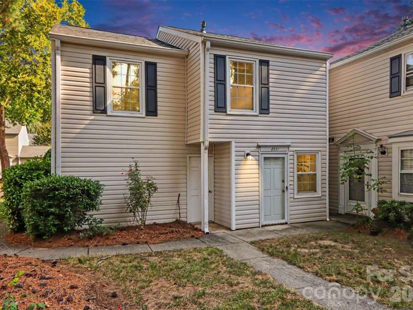 8521 Castle Pine Court, Charlotte, NC 28226.  MLS# CAR4426172, YatesRealty ID 23576. 