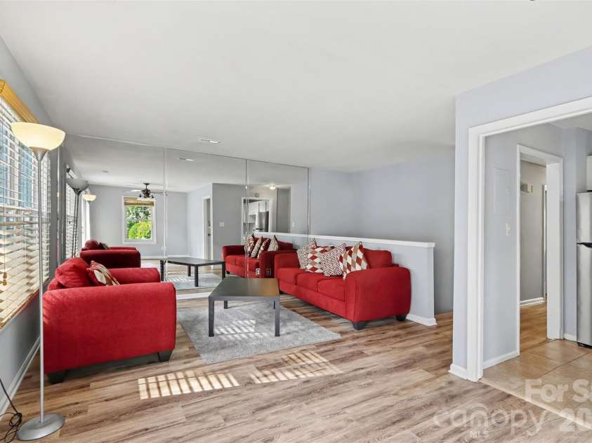 8521 Castle Pine Court, Charlotte, NC 28226.  MLS# CAR4426172, YatesRealty ID 23576. 