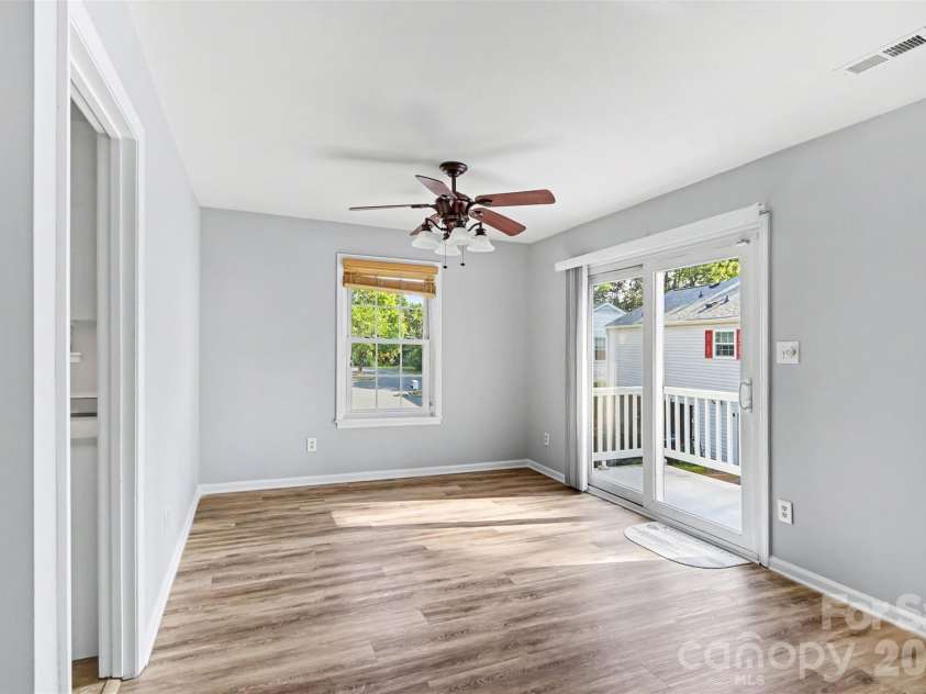 8521 Castle Pine Court, Charlotte, NC 28226.  MLS# CAR4426172, YatesRealty ID 23576. 