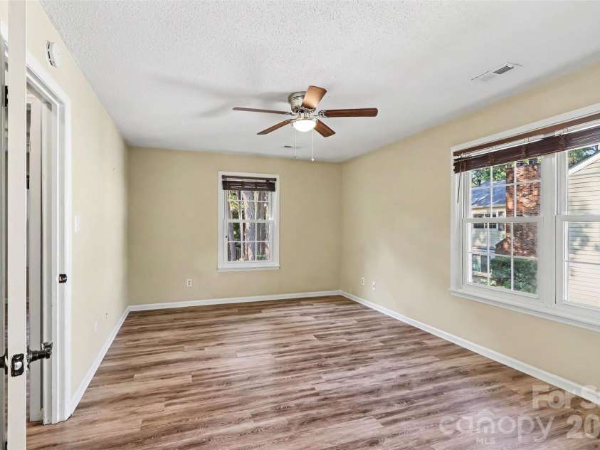 8521 Castle Pine Court, Charlotte, NC 28226.  MLS# CAR4426172, YatesRealty ID 23576. 