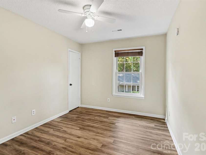 8521 Castle Pine Court, Charlotte, NC 28226.  MLS# CAR4426172, YatesRealty ID 23576. 