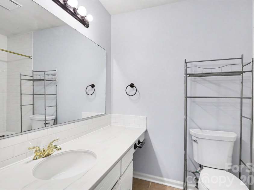 8521 Castle Pine Court, Charlotte, NC 28226.  MLS# CAR4426172, YatesRealty ID 23576. 