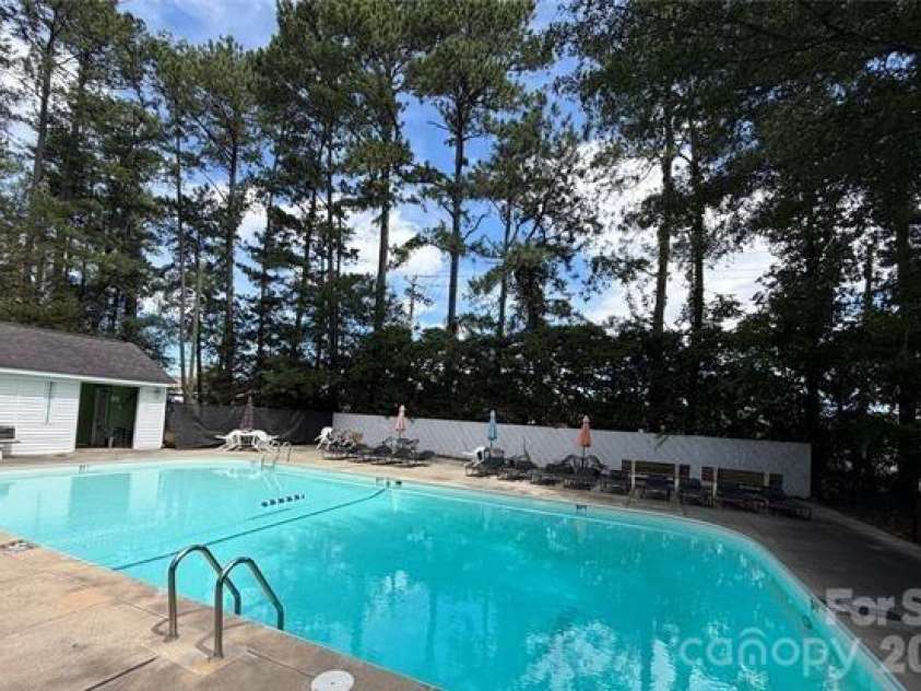 8521 Castle Pine Court, Charlotte, NC 28226.  MLS# CAR4426172, YatesRealty ID 23576. 