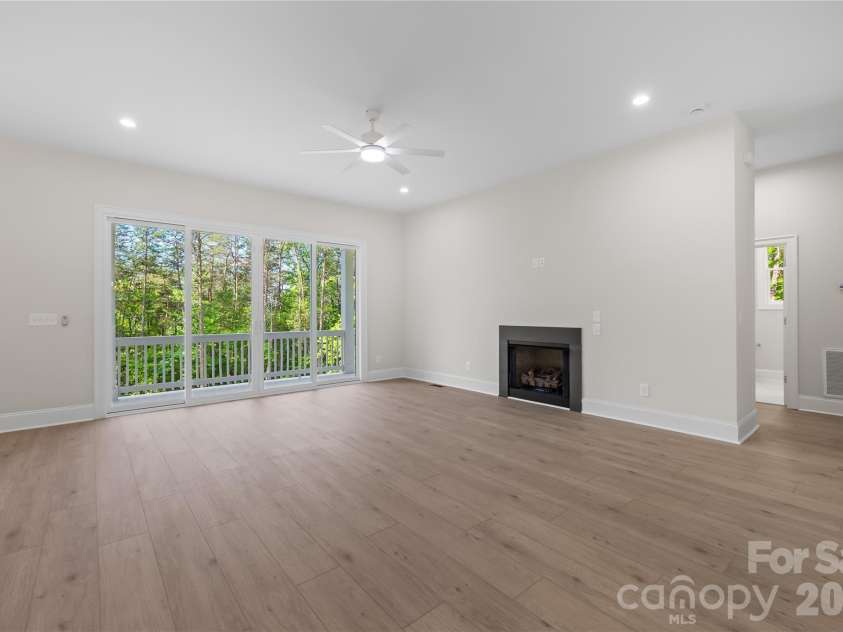 123 Pier Drive, Statesville, NC 28677.  MLS# CAR4378510, YatesRealty ID 23577. 