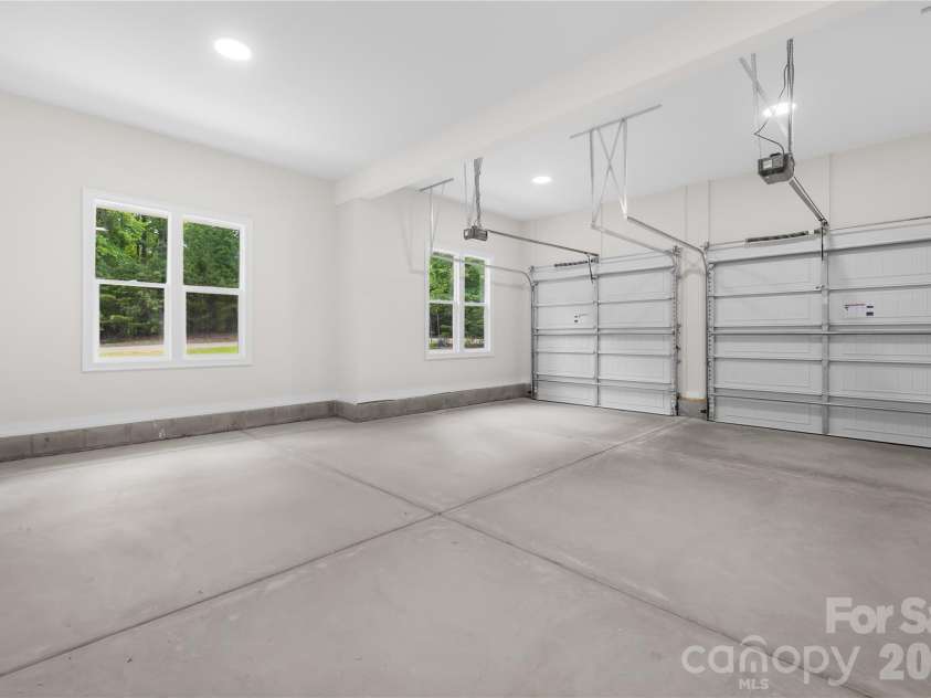 123 Pier Drive, Statesville, NC 28677.  MLS# CAR4378510, YatesRealty ID 23577. 