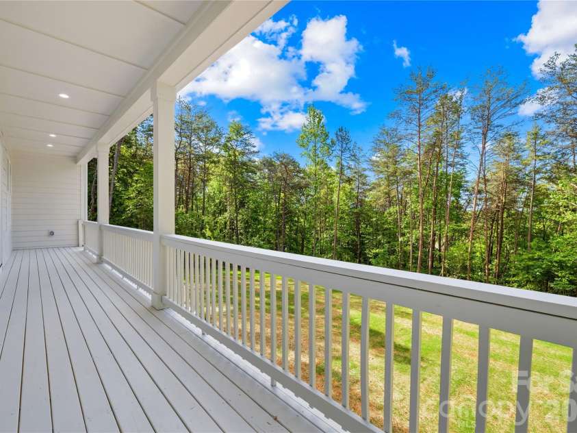 123 Pier Drive, Statesville, NC 28677.  MLS# CAR4378510, YatesRealty ID 23577. 