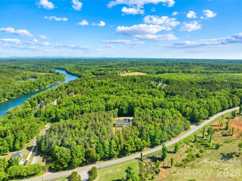 123 Pier Drive, Statesville, NC 28677.  MLS# CAR4378510, YatesRealty ID 23577. 