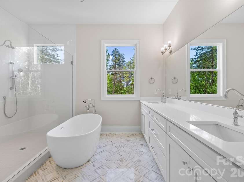 123 Pier Drive, Statesville, NC 28677.  MLS# CAR4378510, YatesRealty ID 23577. Primary Bathroom