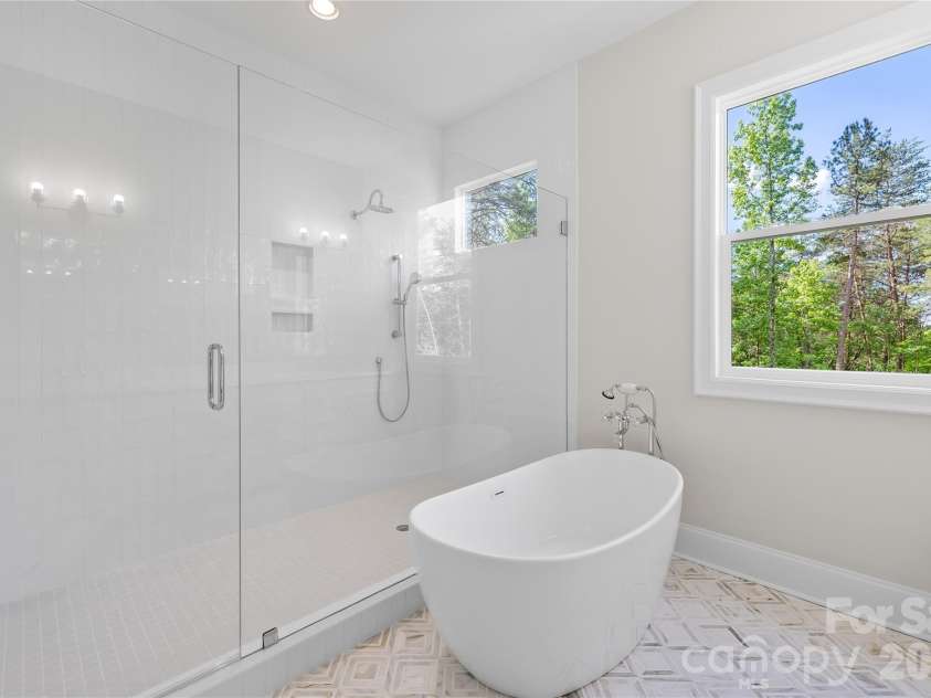 123 Pier Drive, Statesville, NC 28677.  MLS# CAR4378510, YatesRealty ID 23577. Primary Bathroom