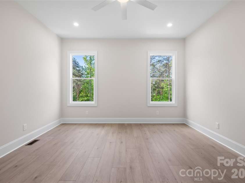 123 Pier Drive, Statesville, NC 28677.  MLS# CAR4378510, YatesRealty ID 23577. Primary Bedroom
