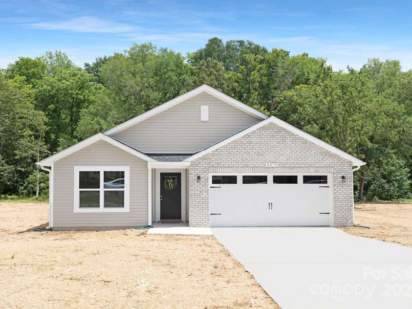 4474 Pebblebrook Circle, Concord, NC 28027.  MLS# CAR4273455, YatesRealty ID 23577. 