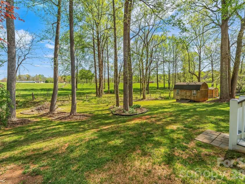 1548 Castell Lane, Hickory, NC 28601.  MLS# CAR4378823, YatesRealty ID 23578. 