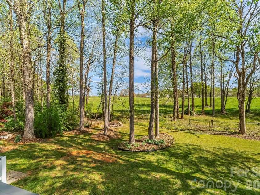1548 Castell Lane, Hickory, NC 28601.  MLS# CAR4378823, YatesRealty ID 23578. 