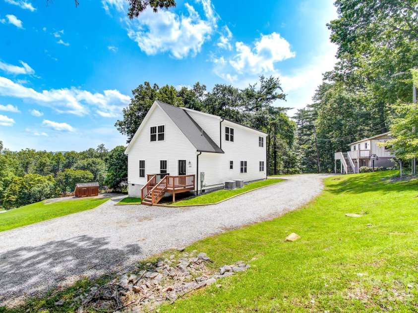 180 & 182 Ellerslie Acre None, Hendersonville, NC 28739.  MLS# CAR4273081, YatesRealty ID 23579. 